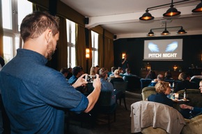 Erfolgreiche Premiere für die Pitch Night von news aktuell