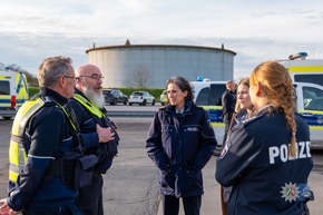 POL-WES: Wesel- Kooperationseinsatz der Polizei: Intensive Kontrollen im gewerblichen Personen- und G&uuml;terverkehr