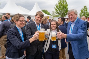 30 Jahre IZB: Biotech-Hotspot feiert Jubiläum mit Spitzen aus Politik, Wissenschaft und Wirtschaft