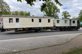 Polizei Köln: POL-K: 240419-3-K Schwertransporter bei Königsforst gestoppt - Mobilheime nicht ausreichend gesichert