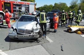 Feuerwehr Gevelsberg: FW-EN: Drei Einsätze am Mittwoch. Schwerer Verkehrsunfall in Silschede.