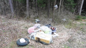 Polizeipräsidium Konstanz: POL-KN: (Zimmern ob Rottweil) Müll im Wald entsorgt 3.3.21