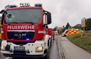 Feuerwehr Neum&uuml;nster: FW Neum&uuml;nster: Schwerverletzter Radfahrer nach Verkehrsunfall mit LKW