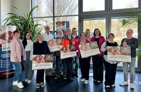 Wave Kommunikation: Lichtenauer spendet 23.000 Liter Mineralwasser an vier soziale Organisationen in Sachsen