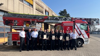 Feuerwehr Moers: FW Moers: Neue Nachwuchskr&auml;fte f&uuml;r die Feuerwache Moers / Weitere Ausbildungsangebote folgen