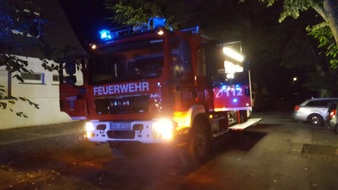 Feuerwehr der Stadt Arnsberg: FW-AR: Feuerwehr kann sich bei ABC-Einsatz auf Unterstützung der Bewohner verlassen:
Nach Knall und Gasgeruch Gebäude an der Lindenstraße verlassen und Skizze gemalt