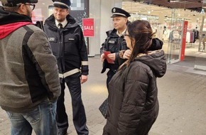 PD Main-Taunus - Polizeipräsidium Westhessen: POL-MTK: Sichere Vorweihnachtszeit - polizeiliche Prävention im MTK