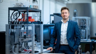 Universit&auml;t Duisburg-Essen: Neue Materialien dank Laser - Prof. Florian Eibl entwickelt sie an der UDE