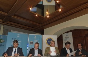 Zermatt Summit: La fondation OISTE et la fondation Zermatt Summit signent la déclaration anti-commerce illicite