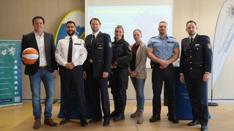 PD Main-Taunus - Polizeipr&auml;sidium Westhessen: POL-MTK: Veranstaltung der Dialogreihe "Cops im Dialog" - Austausch zwischen Polizei und Jugendlichen an der Eschborner Heinrich-von-Kleist-Schule