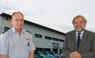 Polizei Düsseldorf: POL-D: +++Meldung der Autobahnpolizei+++ - Personalie - Hünxe - Wachwechsel an der A 3 - Hauptkommissar Klaus Hülsenbeck wird neuer Leiter der Autobahnwache Hünxe - Foto hängt an