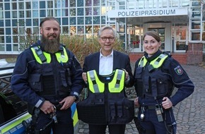 Polizei Dortmund: POL-DO: Neue Helme und Westen für die Dortmunder Polizei