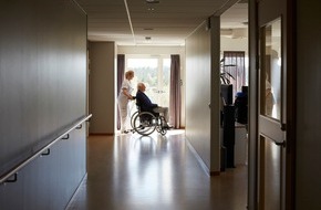 DAK-Gesundheit: DAK-Report: Menschen in Bayern verlieren das Vertrauen in die Pflegeversorgung