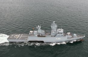 Presse- und Informationszentrum Marine: Deutsche Marine - Pressemeldung: Erster Kommandowechsel auf einer Korvette - Kommandant zieht positives Resümee