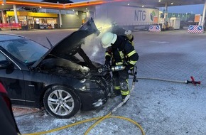 Kreisfeuerwehr Rotenburg (W&uuml;mme): FW-ROW: Pkw ger&auml;t in Brand - eine Person verletzt