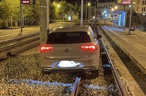 Landespolizeiinspektion Erfurt: LPI-EF: Betrunken Gleisbett mit Straße verwechselt