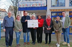 Polizei Hagen: POL-HA: Spendenübergabe nach Benefizkonzert zugunsten des Suppenkaspers - FUKS e.V. überreicht symbolischen Spendenscheck über 5.000 Euro an den Hagener Kinderschutzbund
