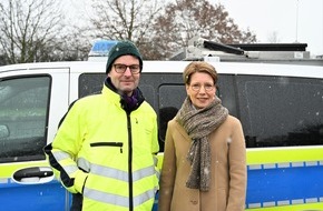 Polizei Münster: POL-MS: Gemeinsame Verkehrskontrolle auf der Autobahn 1 bei Greven - Bezirksregierung und Polizei ziehen Bilanz