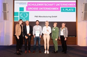 Procter & Gamble GmbH: Staatssekretär Michael Kellner verleiht den SCHULEWIRTSCHAFT-Preis 2023 an das Braun-Werk Walldürn