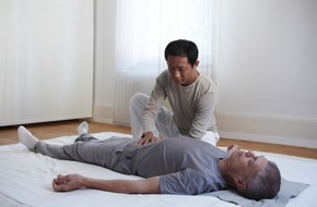 Shiatsu Gesellschaft Schweiz / Association Suisse du Shiatsu: Un nouveau diplôme professionnel fédéral fait son entrée en Suisse / Dès à présent, le titre de Thérapeute Complémentaire avec diplôme fédéral est reconnu par la ...