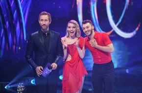 SAT.1: Weihnachtliche Küren bei "Dancing on Ice": Welchen Promi schickt Knecht Ruprecht am Nikolaustag in SAT.1 ins Skate off?