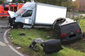 Polizei Minden-Lübbecke: POL-MI: Zwei Personen bei Zusammenstoß auf B 482 verletzt