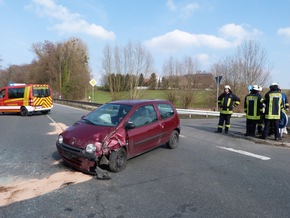 FW-DT: Verkehrsunfall mit zwei verletzten Personen