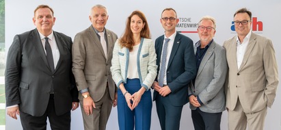 Die Deutsche Automatenwirtschaft: DAW-Brancheninformation: Parlamentarischer Abend von DAW und ash an der Kieler Förde