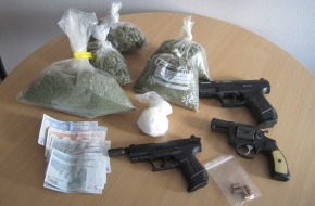Polizeidirektion Göttingen: POL-GOE: (239/2012) Mutmaßlicher Dealer festgenommen - Polizei findet weitere Drogen in Wohnung