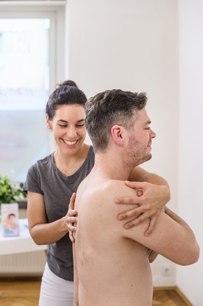 Charité-Studie zur osteopathischen Behandlung bei chronischen Schulterschmerzen läuft