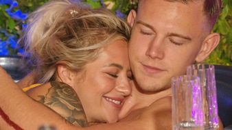 RTLZWEI: "Love Island"-Heike zaudert: Kuscheln mit Dominik - Händchenhalten mit Jannik