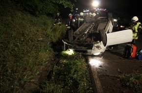 Kreispolizeibehörde Olpe: POL-OE: Autofahrerin verletzt sich bei Alleinunfall schwer