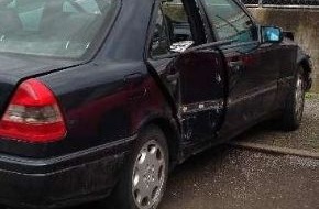Polizeiinspektion Hameln-Pyrmont/Holzminden: POL-HM: Daimler schleudert in Geländer - Fahrer flüchtet von Unfallstelle (Nachtrag: gesuchtes Fahrzeug wurde aufgefunden)