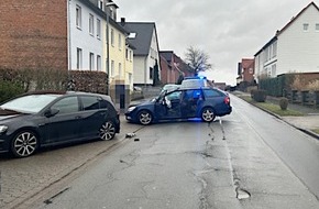 Polizeiinspektion Hameln-Pyrmont/Holzminden: POL-HM: Aus dem Verkehrsbereich: Verkehrsunfälle mit Verletzten - Ast durchbohrt Frontscheibe - Blutentnahme nach Drogenfahrt