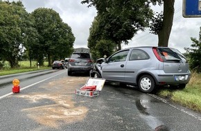 Freiwillige Feuerwehr Hünxe: FW Hünxe: Auslaufende Betriebsmittel nach Verkehrsunfall - Eine verletzte Person