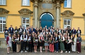 Universität Osnabrück: Uni Osnabrück: 56 Doktorinnen und Doktoren in der Schlossaula und im Rathaus geehrt