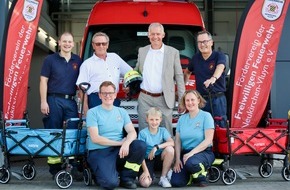Feuerwehr Neukirchen-Vluyn: FW Neukirchen-Vluyn: Sparkasse am Niederrhein unterstützt Gründung der Kinderfeuerwehr Neukirchen-Vluyn