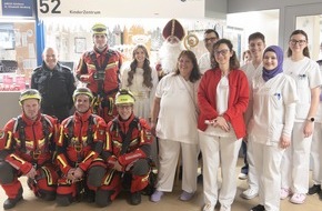 Klinikum Ingolstadt: Nikolausüberraschung in der Klinik für Kinder- und Jugendchirurgie