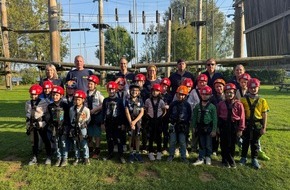 Feuerwehr Xanten: FW Xanten: Kinderfeuerwehr besucht den Kletterpark