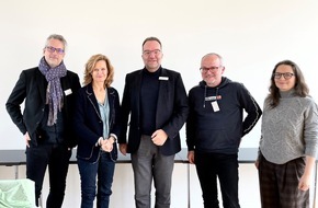 Evangelische Akademie Bad Boll: Kreative fordern Regulierung von KI und Nutzungsentschädigung für Trainingsdaten