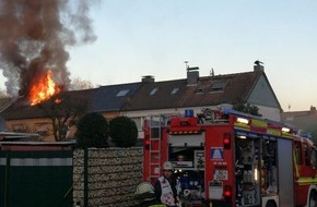 Feuerwehr Dortmund: FW-DO: Reiheneinfamilienhaus durch Brand unbewohnbar