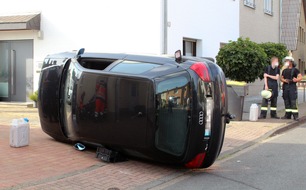 Kreispolizeibehörde Unna: POL-UN: Selm - Sekundenschlaf am Steuer: Pkw bleibt nach Verkehrsunfall auf der Seite liegen