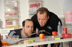 SAT.1: Klaus und Julian möchten noch nicht aus dem "Spieleparadies" abgeholt werden - "Die perfekte Minute" in SAT.1 (mit Bild)
