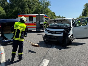 FW VG Westerburg: Verkehrsunfall auf B8 bei Hahn am See fordert vier Verletzte