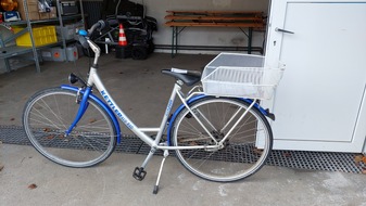 Polizeiinspektion Verden / Osterholz: POL-VER: Polizei Verden sucht Eigentümer und fragt: Wem gehört das blaugraue Kettler-Damenrad?