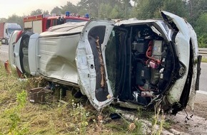 Freiwillige Feuerwehr Alpen: FW Alpen: Verkehrsunfall auf der A57, zahlreiche Rettungskräfte im Einsatz