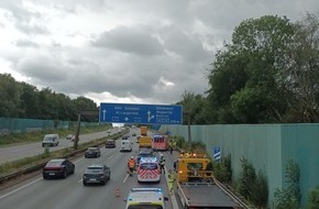 Feuerwehr Sprockh&ouml;vel: FW-EN: Verkehrsunfall mit drei PKWs auf der A1