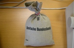 Polizeidirektion Bad Segeberg: POL-SE: Todesfelde - Ergänzung zur Meldung "Überfall auf Bank"
