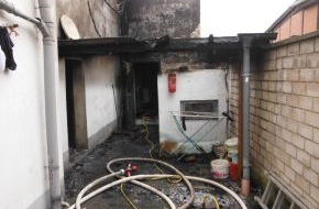 Polizei Düren: POL-DN: Dach des Anbaus brannte aus