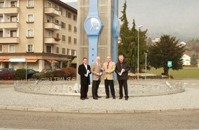 Swatch AG: Swatch expose à Granges: les droits de l'homme sont mis en valeur - La ville horlogère reçoit un cadeau très spécial ainsi qu'un message puissant